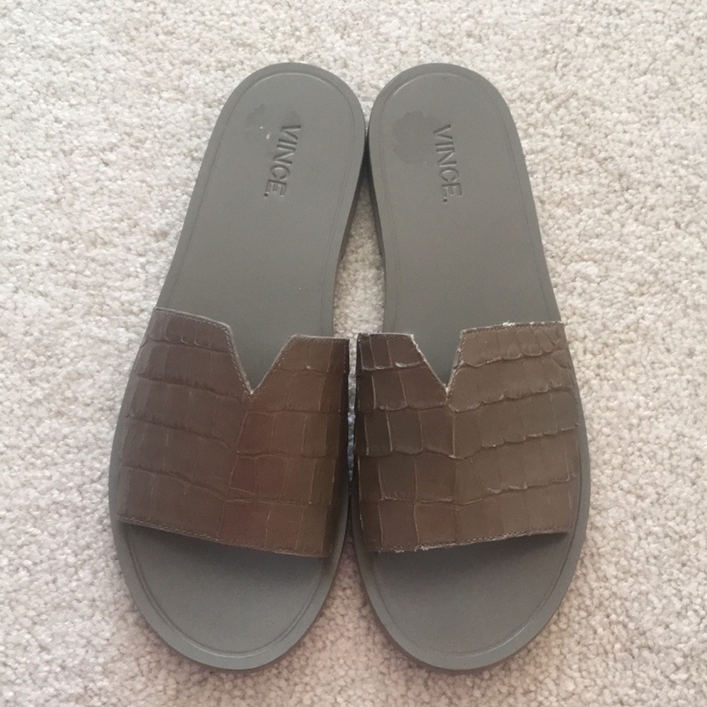 Vince turner croc embrossed leather slides 37.5
